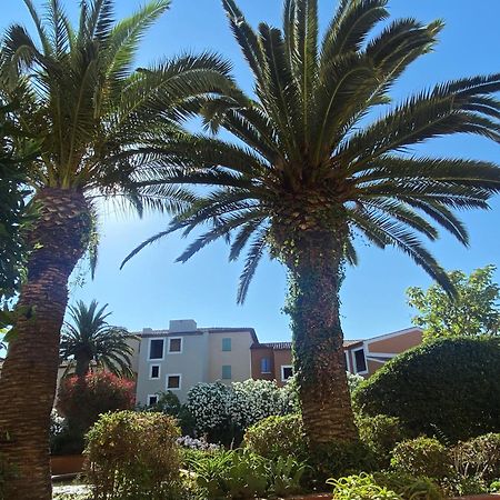 קוגולין 2 Bedrooms, 15 Min Walk To Beach, Ac, Pool & Fiber Internet In A Quiet, Private Gated Domain 5Kms To St Tropez מראה חיצוני תמונה