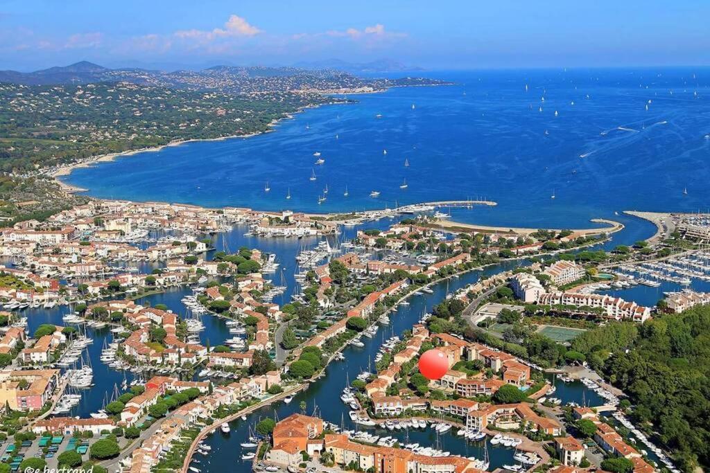 קוגולין 2 Bedrooms, 15 Min Walk To Beach, Ac, Pool & Fiber Internet In A Quiet, Private Gated Domain 5Kms To St Tropez מראה חיצוני תמונה