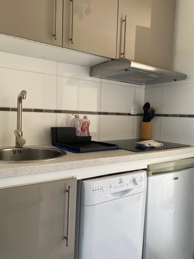 קוגולין 2 Bedrooms, 15 Min Walk To Beach, Ac, Pool & Fiber Internet In A Quiet, Private Gated Domain 5Kms To St Tropez מראה חיצוני תמונה