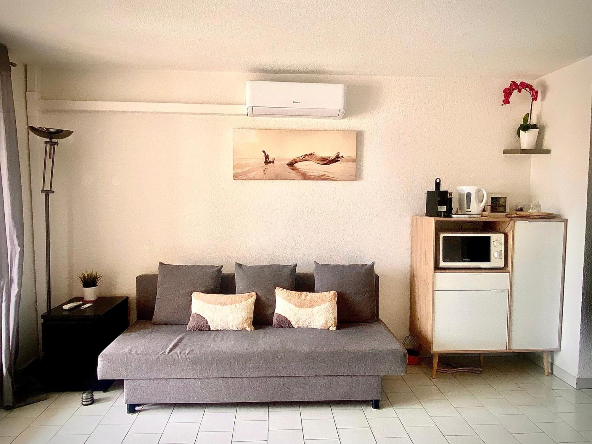 קוגולין 2 Bedrooms, 15 Min Walk To Beach, Ac, Pool & Fiber Internet In A Quiet, Private Gated Domain 5Kms To St Tropez מראה חיצוני תמונה