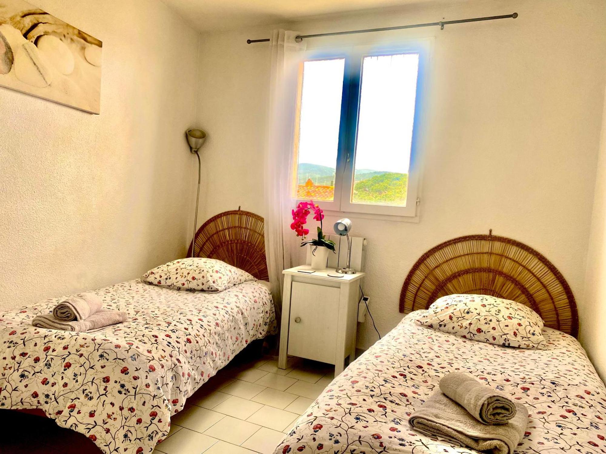 קוגולין 2 Bedrooms, 15 Min Walk To Beach, Ac, Pool & Fiber Internet In A Quiet, Private Gated Domain 5Kms To St Tropez מראה חיצוני תמונה